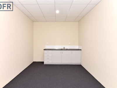 1 / 70 Discovery Drive, Bibra Lake