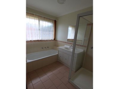 1 / 29 Coakley Crescent, Lovely Banks