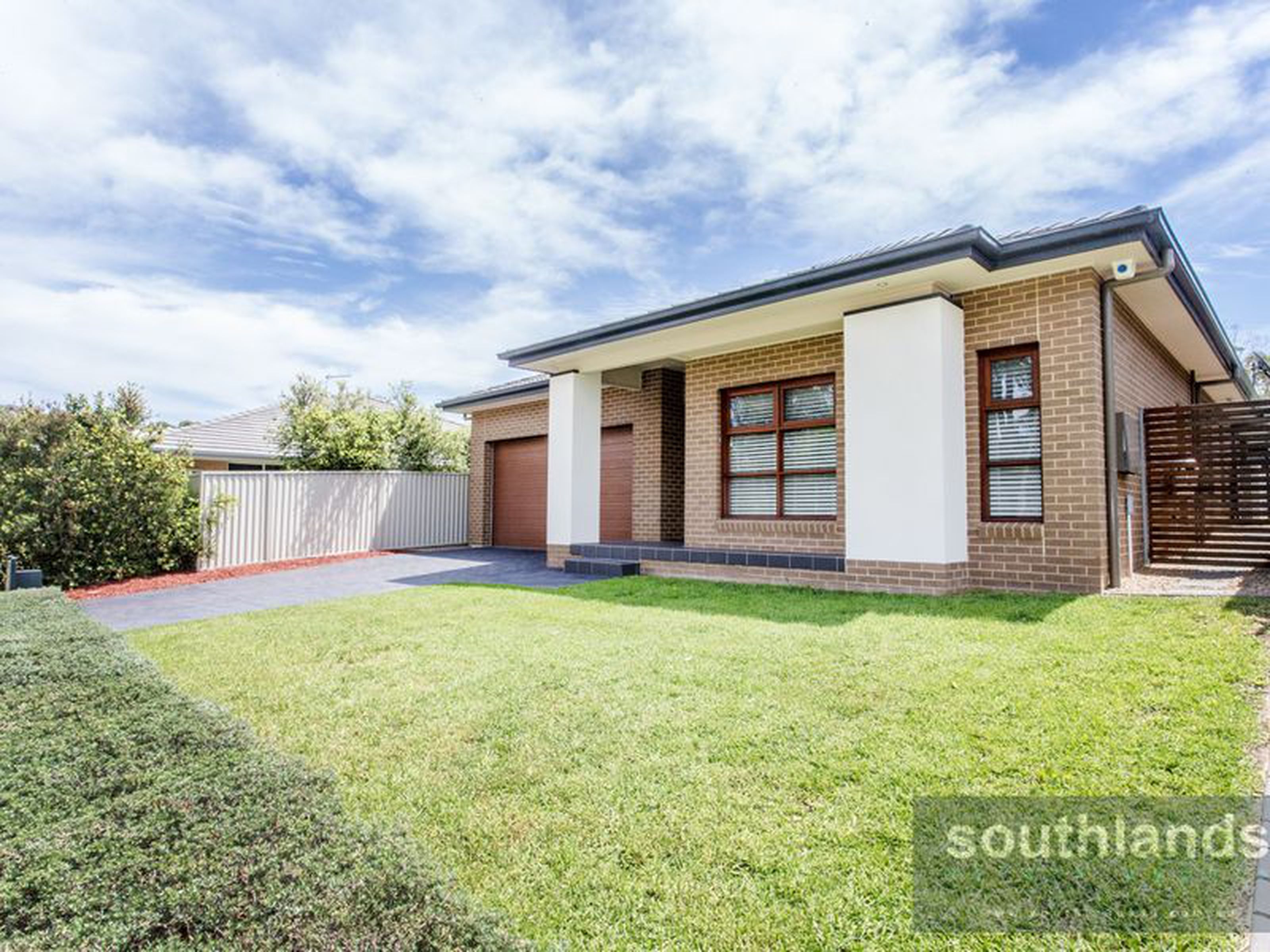 17 Equestrian Circuit, CLAREMONT MEADOWS