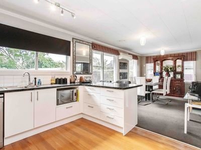 23 Damien Place, Bromley