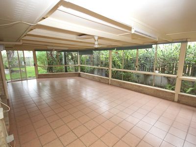 28 Ibis Boulevard, Eli Waters
