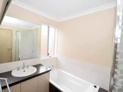 22 Irvine Parade, Hammond Park