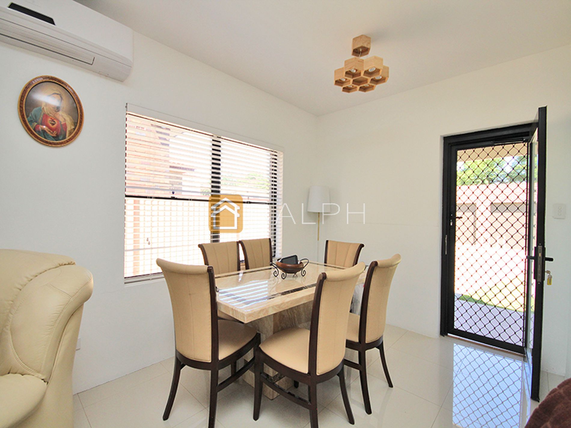 12 Dunlop Street, Roselands