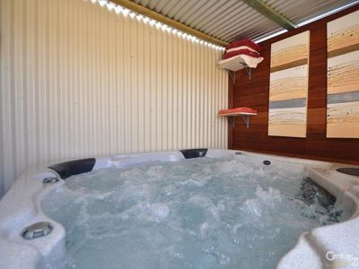 16 Mackay Drive, Dubbo