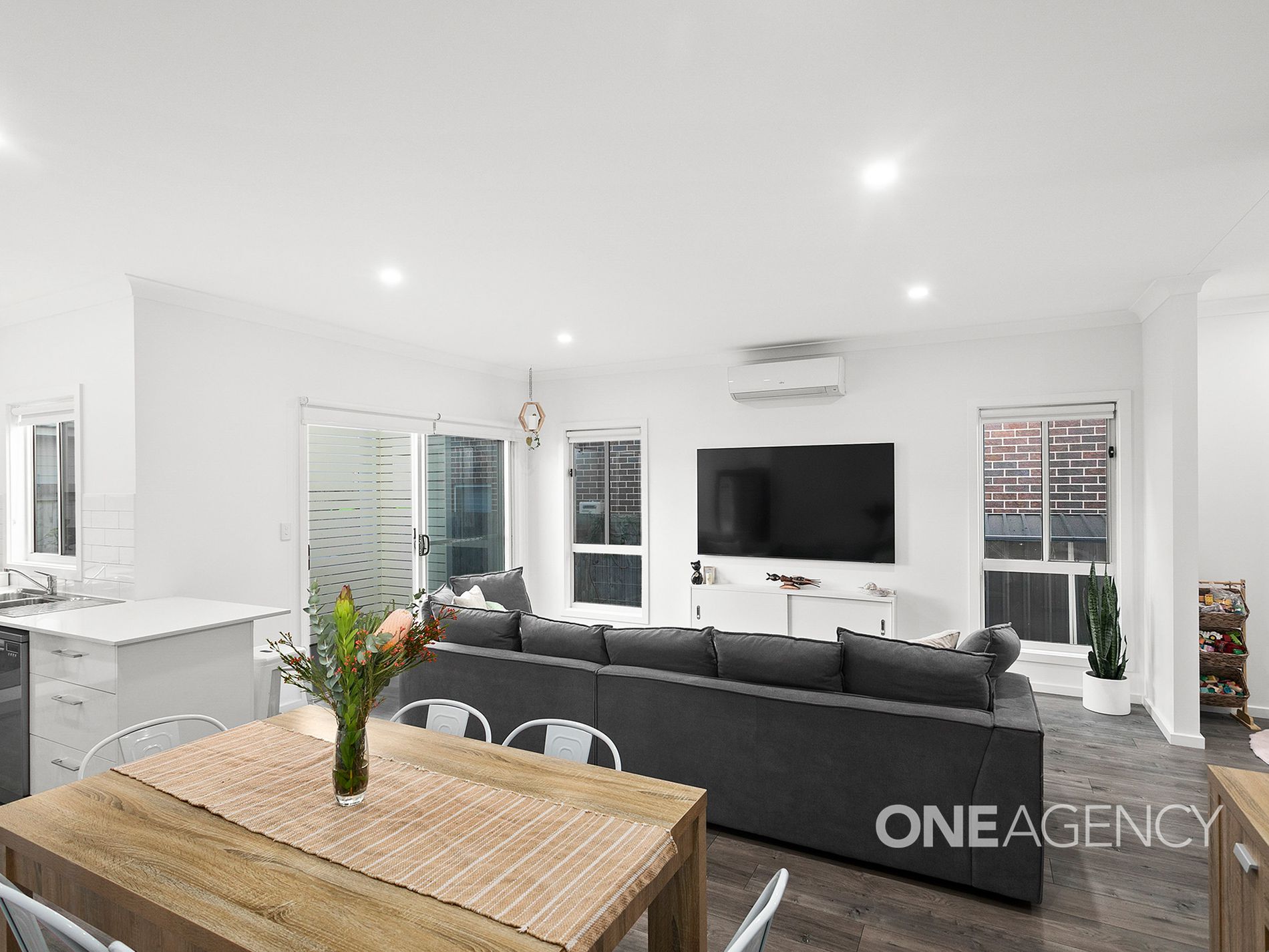 2A Balmoral Parade, Tullimbar