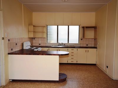 100 Crane Street, Longreach