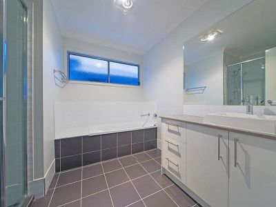 40 Allambie St, Carina