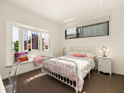 22 Graceville Avenue, Graceville