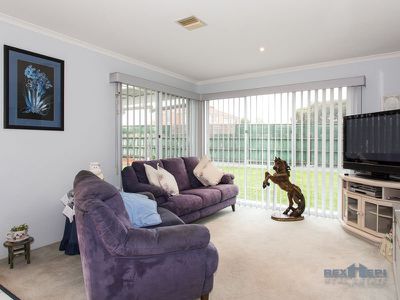 28 Hampshire Drive, Narre Warren South