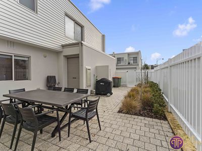 19 Catseye Walk, Treeby