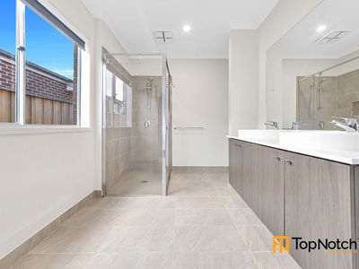 446 Mandalay Circuit, Beveridge