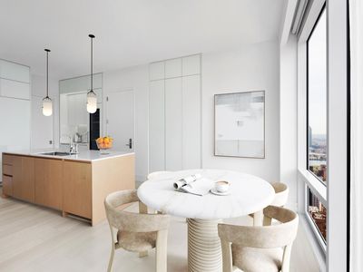 200 East 59th Street,  New York, NY, International