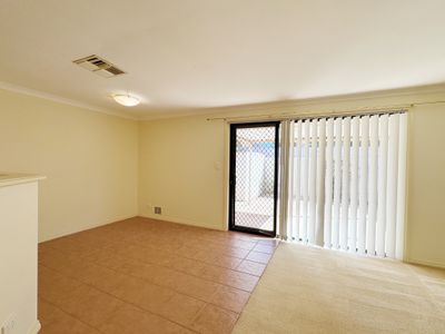 8 / 10 Great Eastern Highway, Somerville