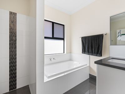 29 Gatacre Drive, Somerville