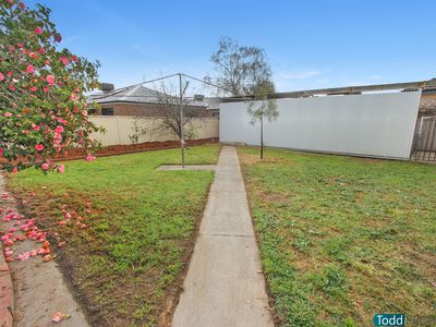24 Fifth Avenue, White Hills