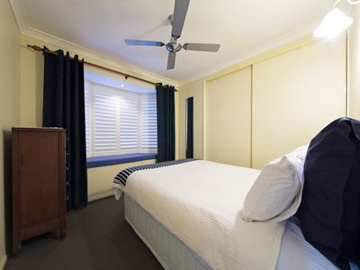 16 Schooner Circuit, Manly West