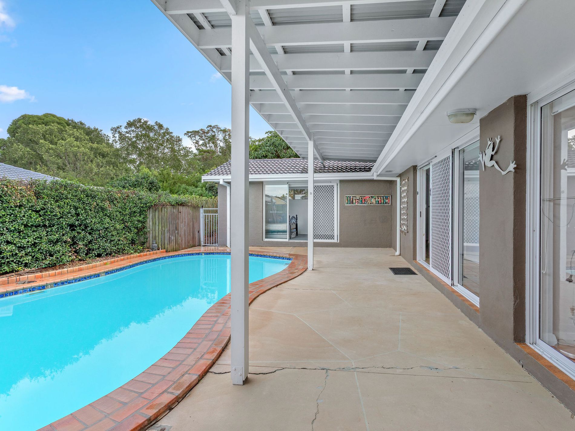 19 King George Parade, Forster