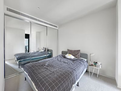1611 / 70 Southbank Boulevard , Southbank
