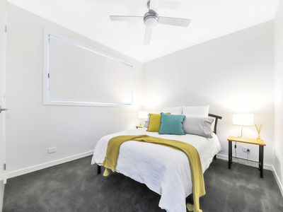 5 Commodore Place, Manly West
