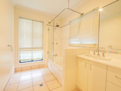 62 Country Road, Cannonvale