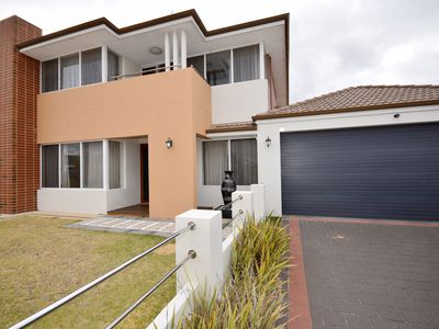 22 Irvine Parade, Hammond Park