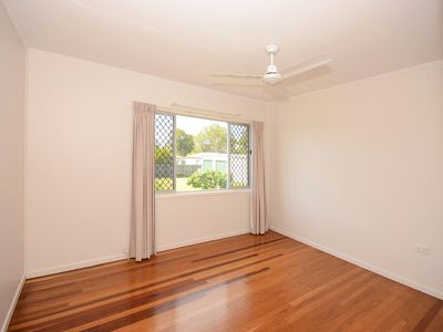 42 BIDEFORD STREET, Torquay