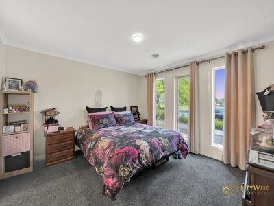 36 Eppalock Drive, Manor Lakes