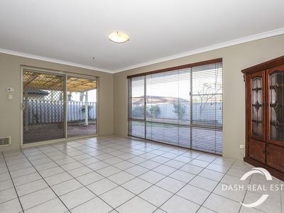 24 Frond Circuit, Banksia Grove