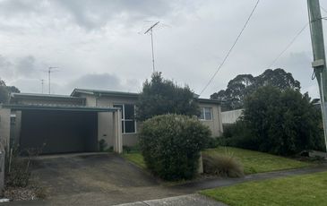 2 / 10 Queens Court, Berwick