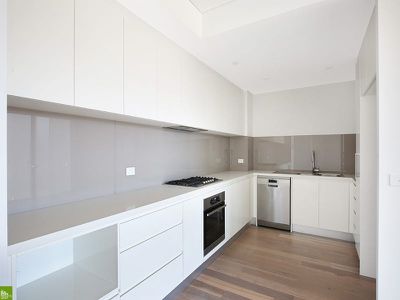 707 / 10 Regent Street, Wollongong