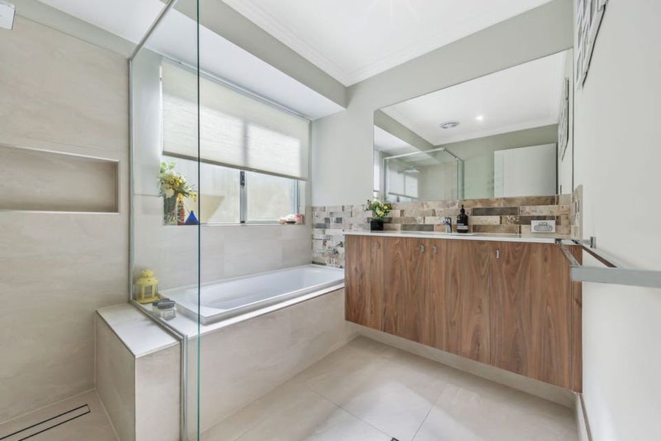 18 Minstrell Way , Madora Bay