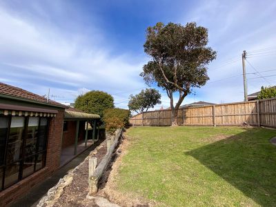 4 Royal Crescent, Hamlyn Heights