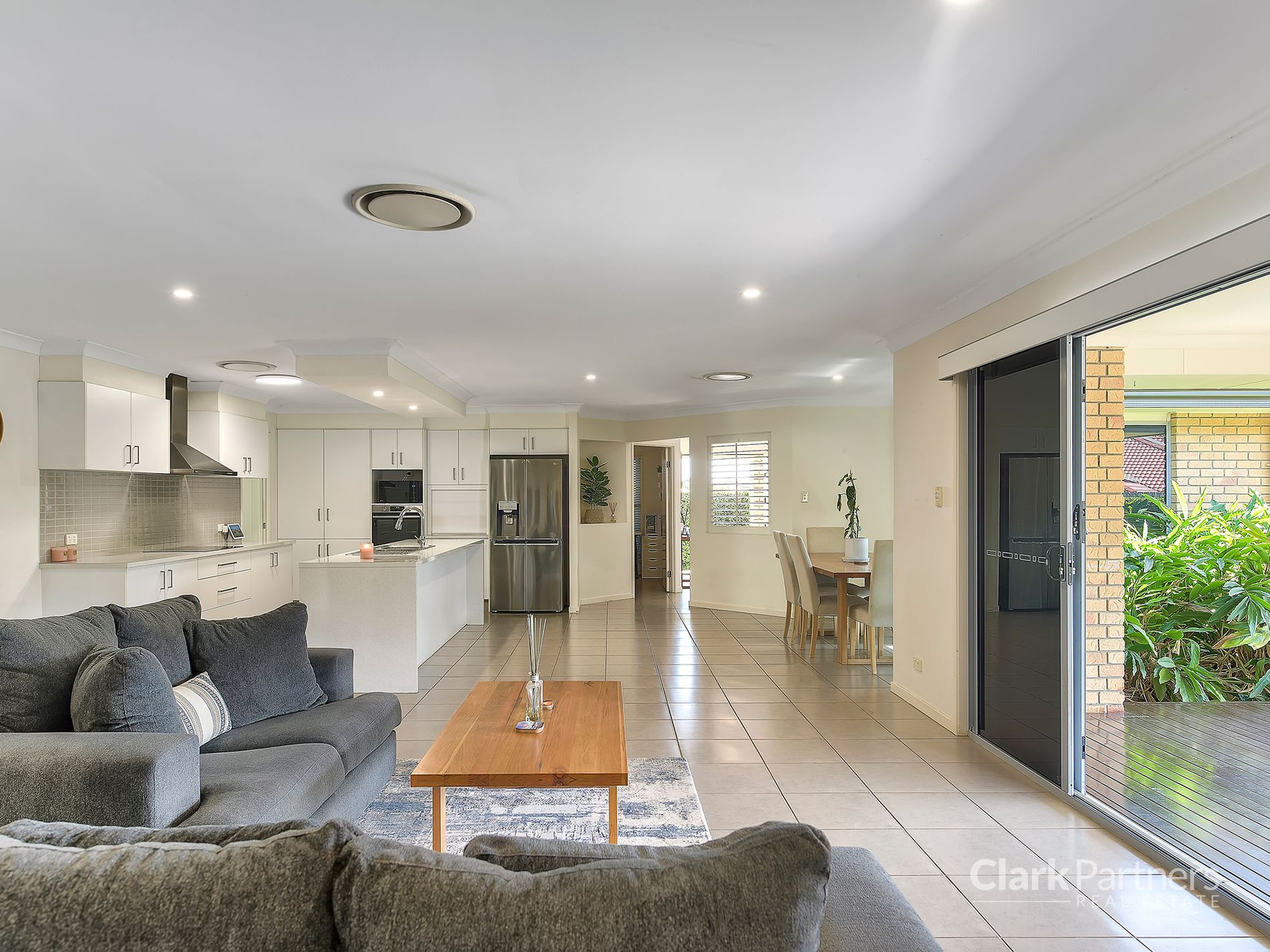 5 Curlew Court, Warner