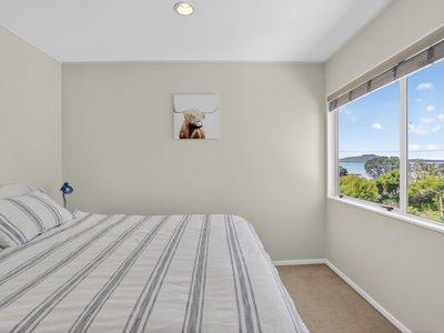 70 Beach Road, Castor Bay