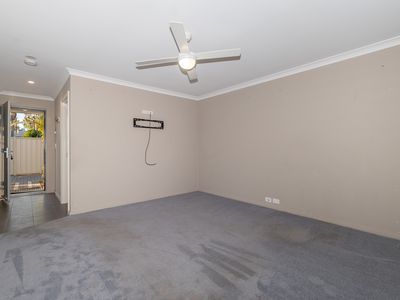 3 / 4 Balfour Road, Swan View