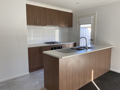 9 / 595 Tarneit Road, Hoppers Crossing