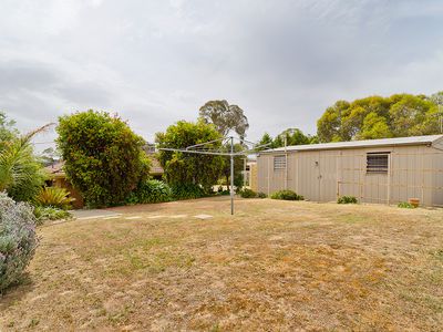 32 Blakeley Road, Castlemaine