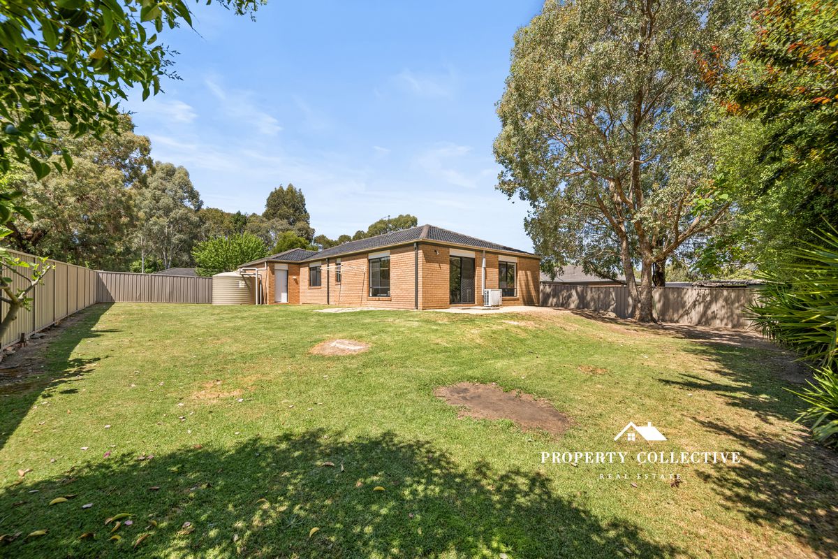 15 Orchard Grove, Beechworth