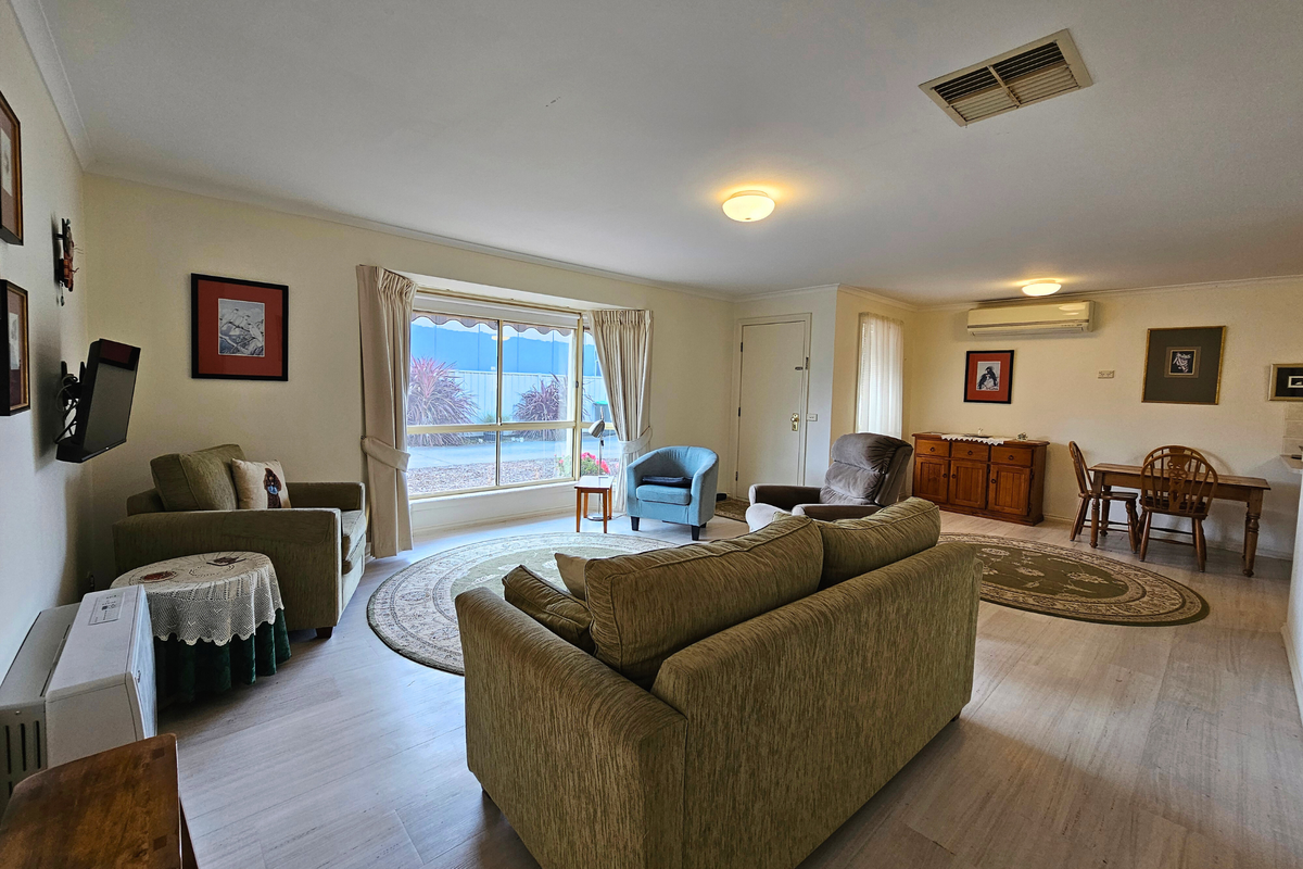 2 / 9 Nihill Street, Tongala