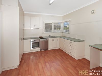 8 Federation Avenue, Horsham