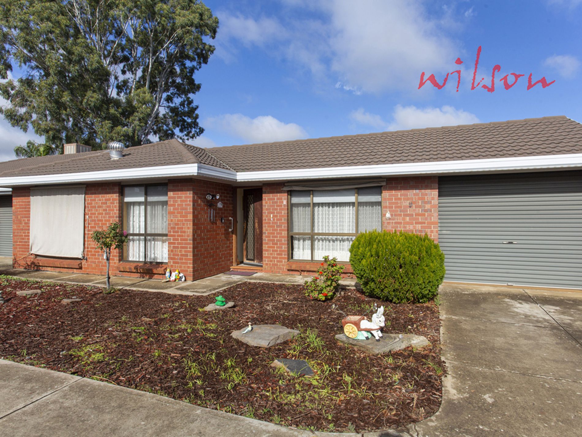 1 / 9 Wakefield Place, Brooklyn Park