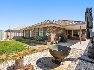 19 Calamocha Way, Piara Waters