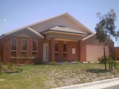 29 Bingham Rise, Lynbrook