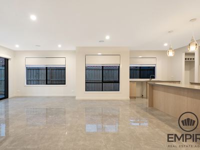 140 Yeungroon Boulevard, Clyde North