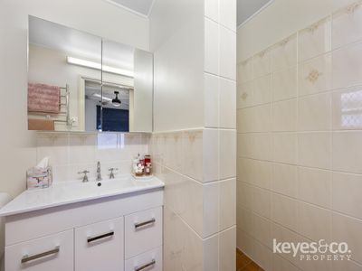 36 Purves Street, Mysterton