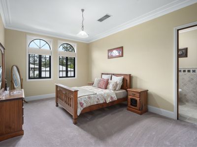 33 Wilga Drive, Bunya