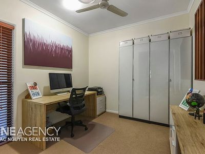 45 Hinchinbrook Cct, Forest Lake
