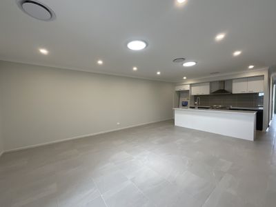 31 Arklow Cresent, Chisholm