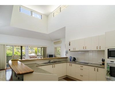8 Driftwood Drive, Castaways Beach