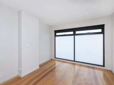 2 / 18 Rothwell Street, Ascot Vale